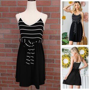 🆕 Black and white striped belted summer dress